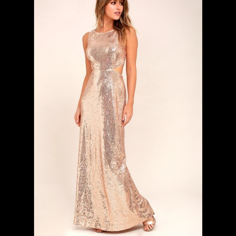 Xmas party time 🎄 LULUS SEQUIN MAXI DRESS